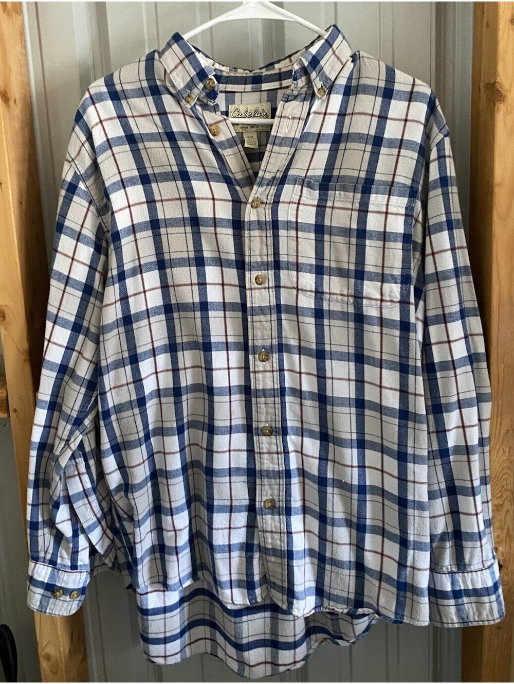 Cabela’s Outfitter Mens M Button Up Long Sleeve Shirt White W/ Blue Plaid Cotton